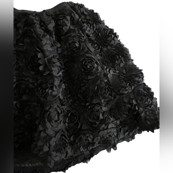 THE CHILDREN’S PLACE Black Full Skirt With Rosettes Roses Girls Size 7-8 Medium - Picture 2 of 6